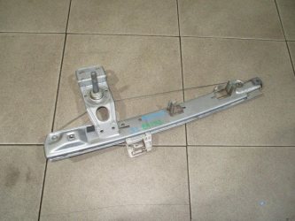 Стеклоподъемник механический задний левый Renault Megane 2