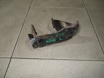 Кронштейн КПП левый Toyota Corolla E150