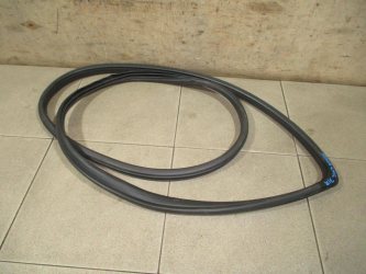 Уплотнитель двери Honda Civic 4D FD