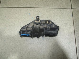 Кронштейн заднего бампера левый Toyota Corolla E150