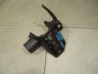 Кронштейн двигателя задний Toyota Corolla E150