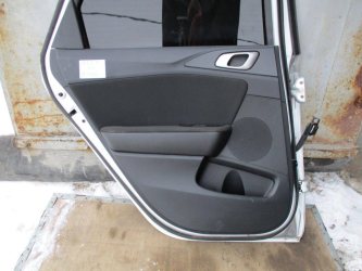 Обшивка двери задней левой Kia Ceed 3 CD