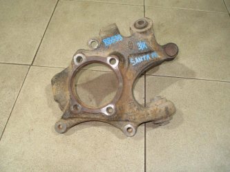 Кулак поворотный задний правый Hyundai Santa Fe 2 CM