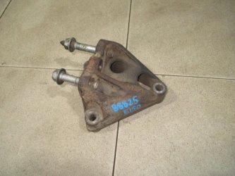 Кронштейн двигателя правый Toyota Corolla E150