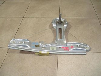 Стеклоподъемник механический задний левый Ford Focus 3
