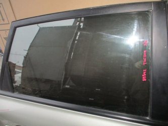 Стекло двери задней правой Hyundai Tucson 1 JM