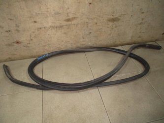 Уплотнитель двери Nissan Almera N16