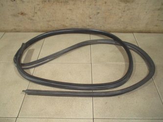 Уплотнитель двери Nissan Almera N16