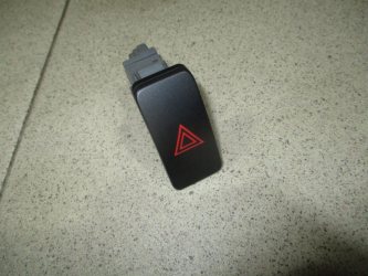 Кнопка аварийной сигнализации Toyota Corolla E150