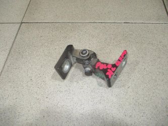 Петля двери Volkswagen Polo 5