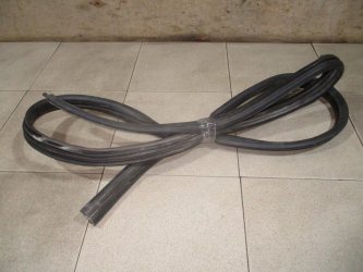 Уплотнитель двери Renault Logan 1 L90