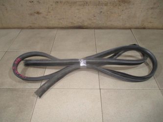 Уплотнитель двери Renault Logan 2 L52