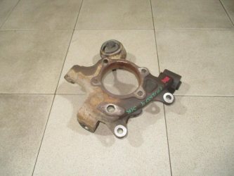 Кулак поворотный задний правый Mitsubishi Pajero 4 V80, V90