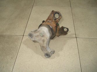 Опора двигателя правая Ford Fiesta 6