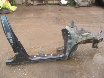 Порог со стойкой правый Nissan Juke F15