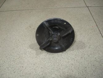 Болт крепления запасного колеса Opel Corsa D