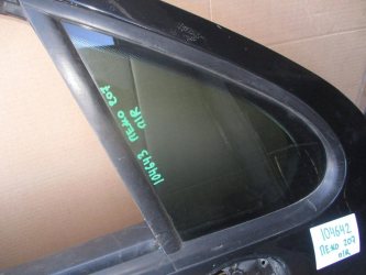 Стекло двери передней правой форточка Peugeot 207