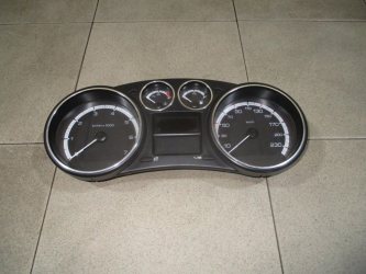 Панель приборов Peugeot 308 T7
