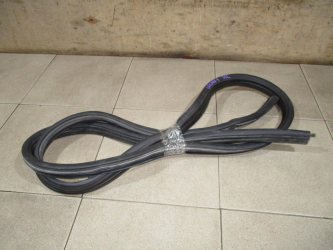 Уплотнитель двери Renault Logan 1 L90