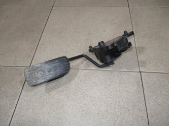 Педаль газа Nissan Tiida C11
