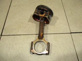 Поршень с шатуном Nissan Tiida C11