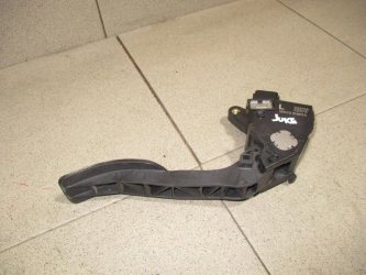 Педаль газа Nissan Juke F15