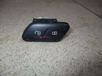 Кнопка центрального замка Volkswagen Polo 5