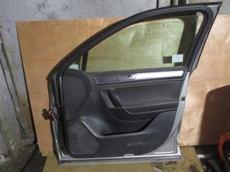 Обшивка двери передней правой Volkswagen Touareg 2 FL, NF