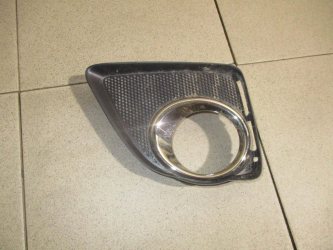 Рамка противотуманой фары правой Lexus LX570 J200