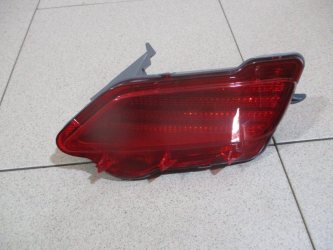 Отражатель в бампер задний правый Toyota RAV4 XA40