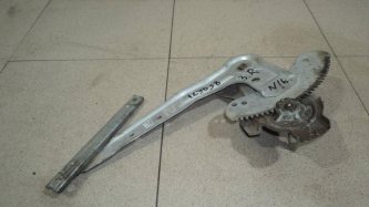 Стеклоподъемник механический задний правый Nissan Almera N16