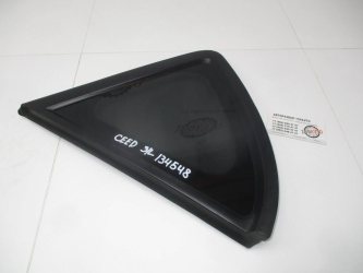 Стекло кузовное глухое левое Kia Ceed 1 ED
