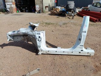 Порог со стойкой левый Ford Focus 3