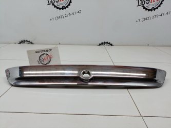 Накладка двери багажника Nissan Terrano D10