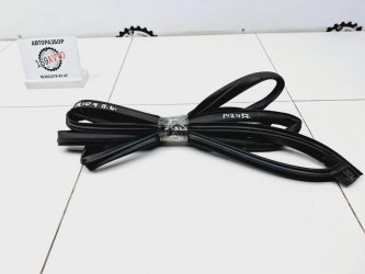 Уплотнитель двери Kia RIO 4 FB