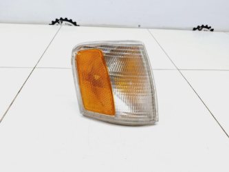 Повторитель на крыло правый Chevrolet Blazer S15