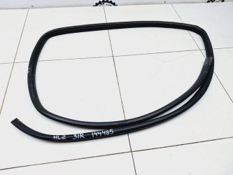 Уплотнитель двери Toyota Highlander 2 XU40