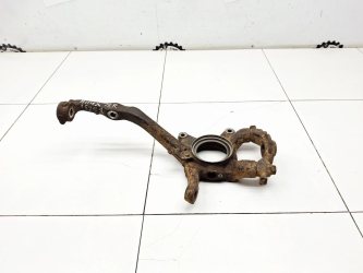 Кулак поворотный передний правый Toyota Hilux 7 AN10, AN20, AN30
