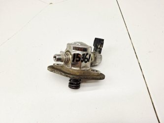 Насос ТНВД бензиновый Toyota Land Cruiser J300