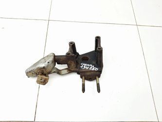 Кронштейн двигателя правый Mitsubishi Carisma DA