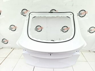 Дверь багажника Tesla Model Y