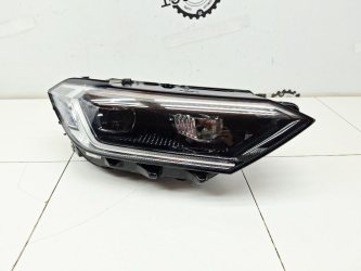 Фара правая Volkswagen Jetta
