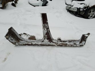 Порог со стойкой правый Renault Duster 1
