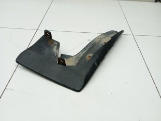 Брызговик задний правый Toyota RAV4 XA40
