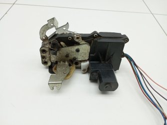 Замок двери передней левой Land Rover Range Rover 2 P38A