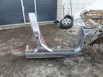 Порог со стойкой правый Mazda CX-7 ER