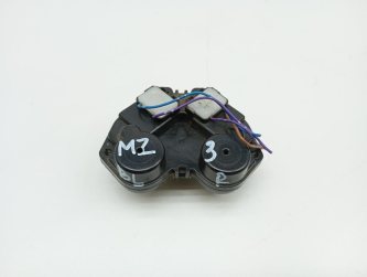 Моторчик зеркала Mazda 3 BL