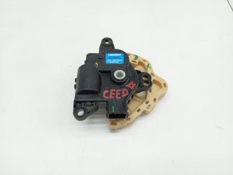 Моторчик заслонки печки Kia Ceed 2 JD
