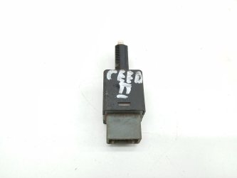 Датчик включения стопсигнала Kia Ceed 2 JD