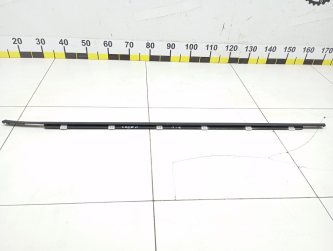 Накладка стекла переднего правого Kia Ceed 2 JD